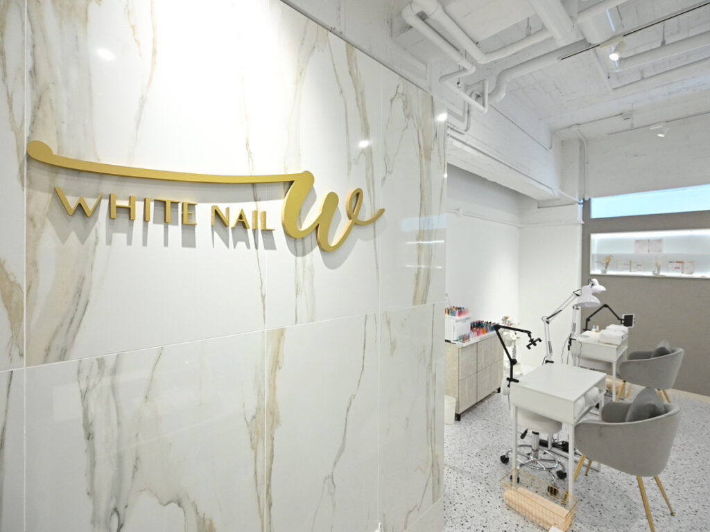 ホワイトネイル施工事例